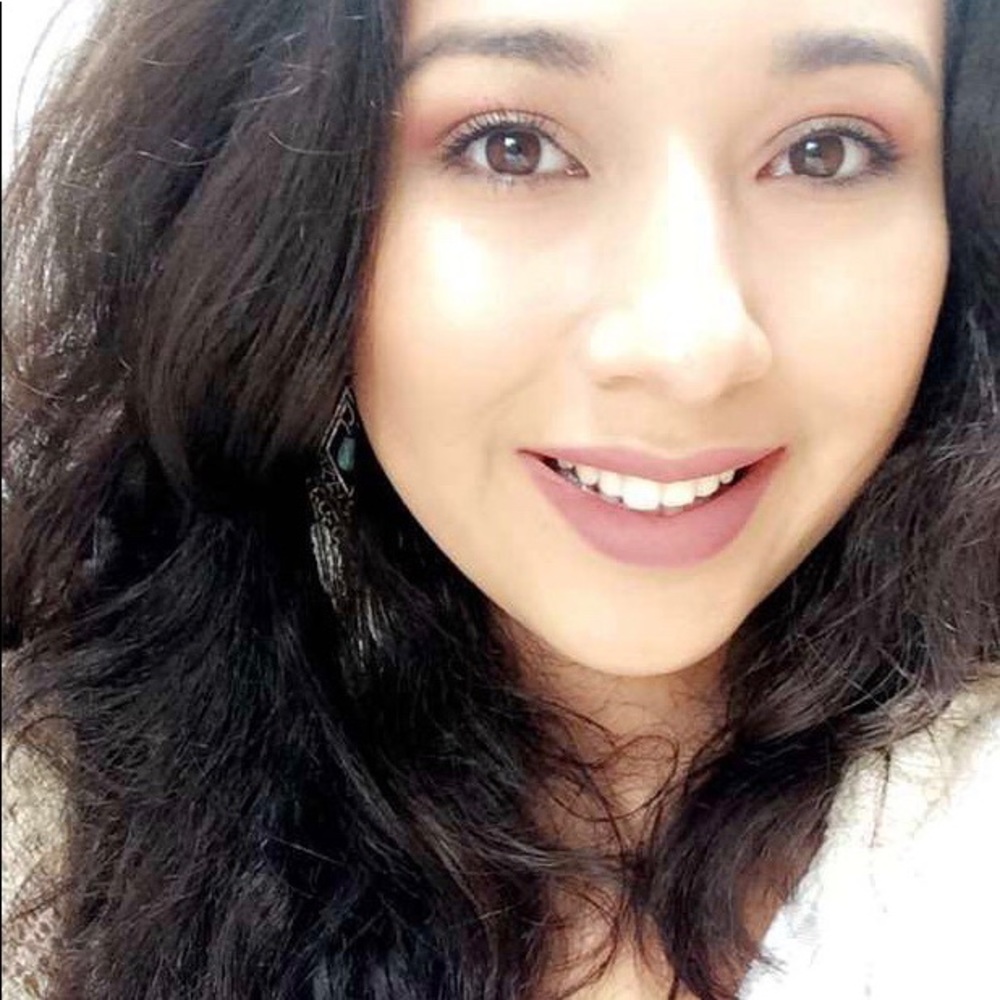 Meet your Posher, Esmeralda
